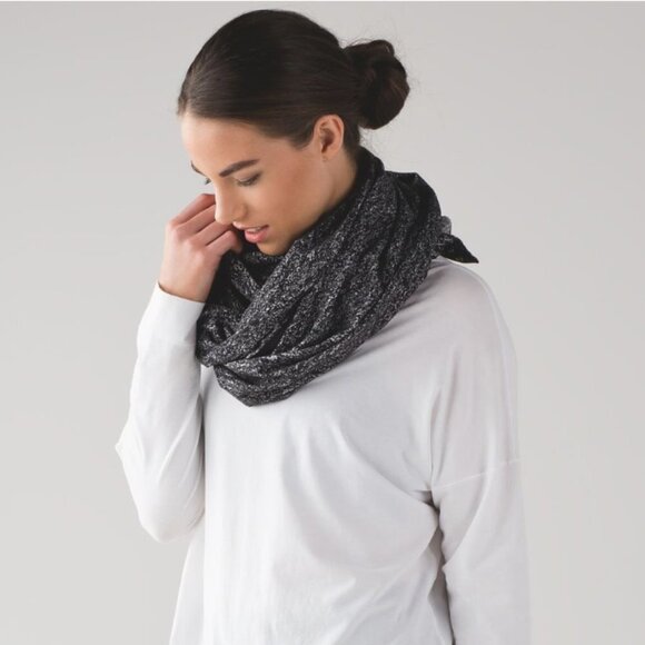 Lululemon Vinyasa Wrap / Scarf